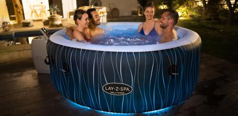 Introducing the Lay-Z-Spa Hollywood AirJetâ„¢